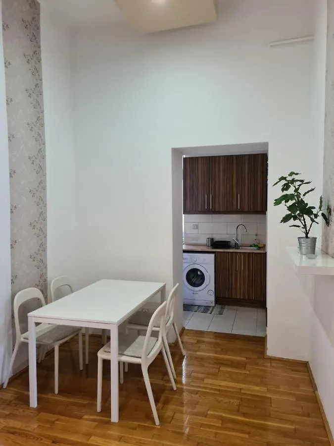 Feeling Home In The Heart Of Budapešť