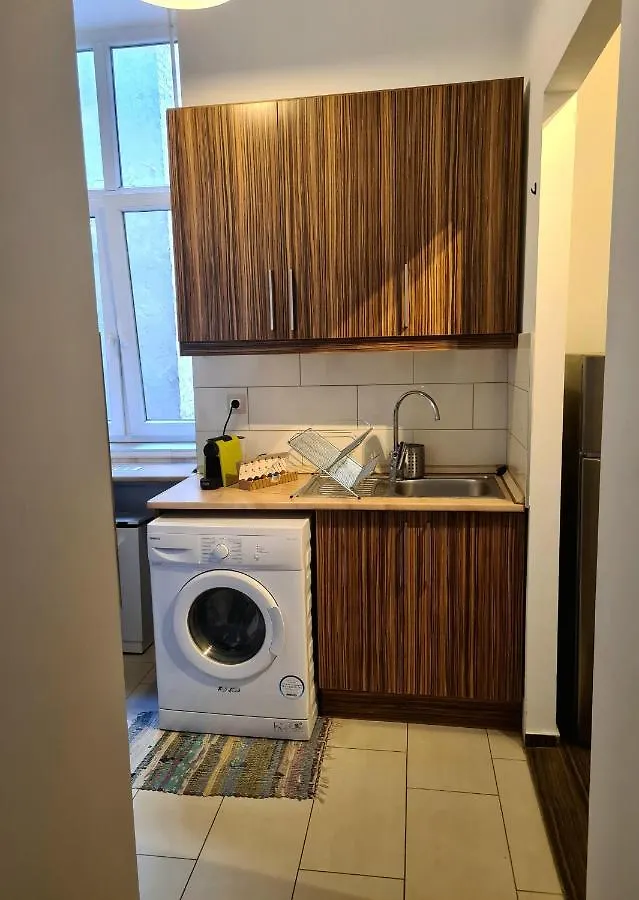 Feeling Home In The Heart Of Budapest Apartment